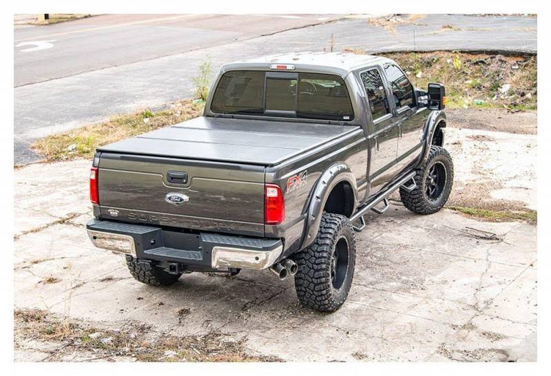Hard Tri-Fold Tonneau Bed Cover Q9930