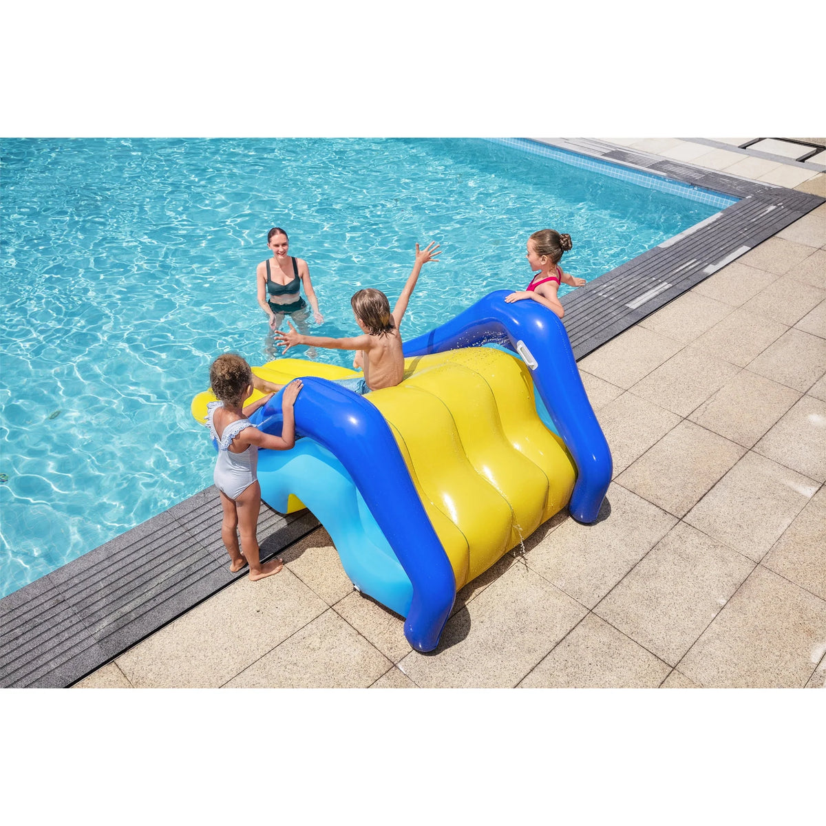 Giant Inflatable Pool Water Slide with Built-In Sprinkler D4985