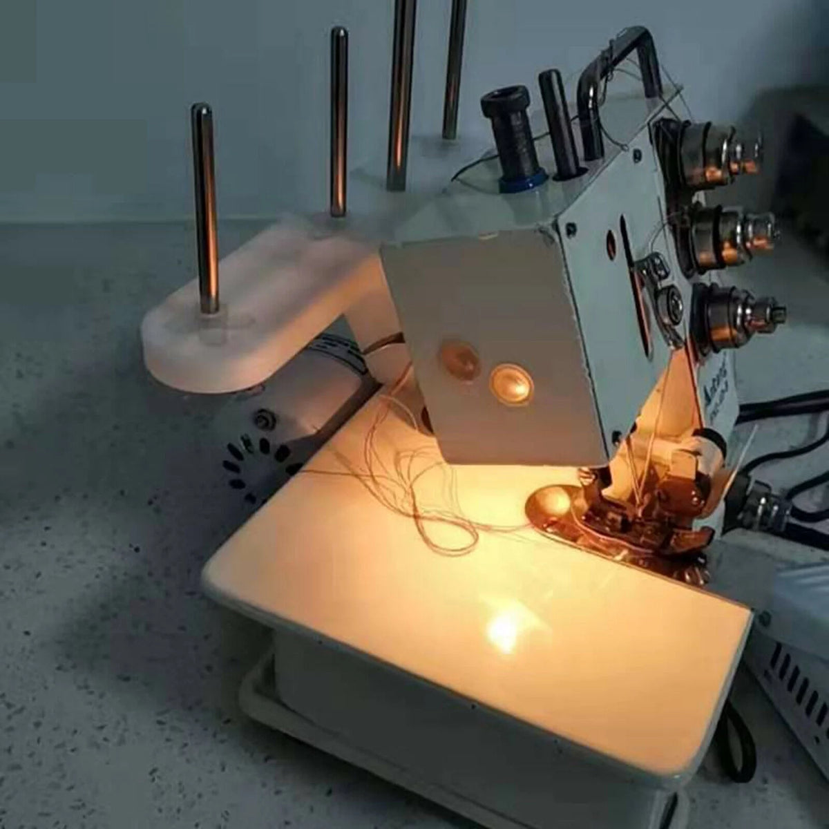 4 Thread Overlock Serger Sewing Machine P361