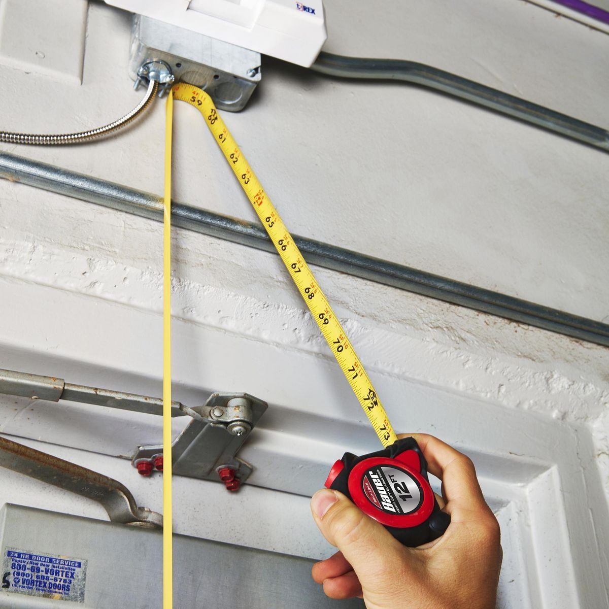 12 ft. Self-Locking Tape Measure E106