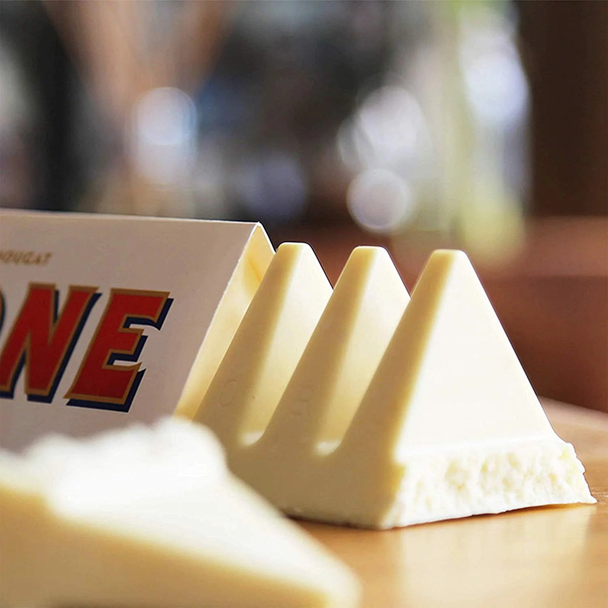 White Chocolate Bar 12 Count H602