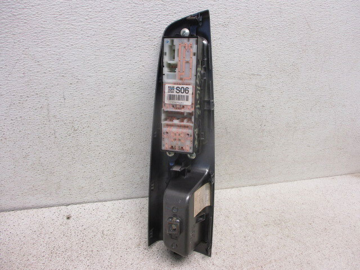 Pre-Owned Subaru Forester Front LH Driver Master Window Switch V247