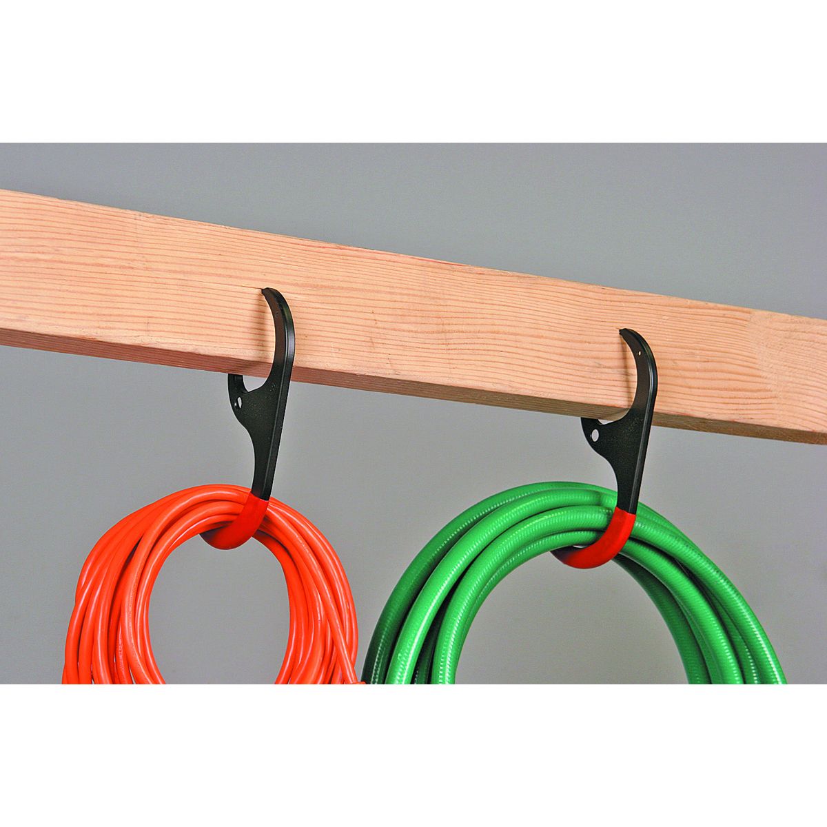 Self-Gripping Hangers 4 Pack O6804