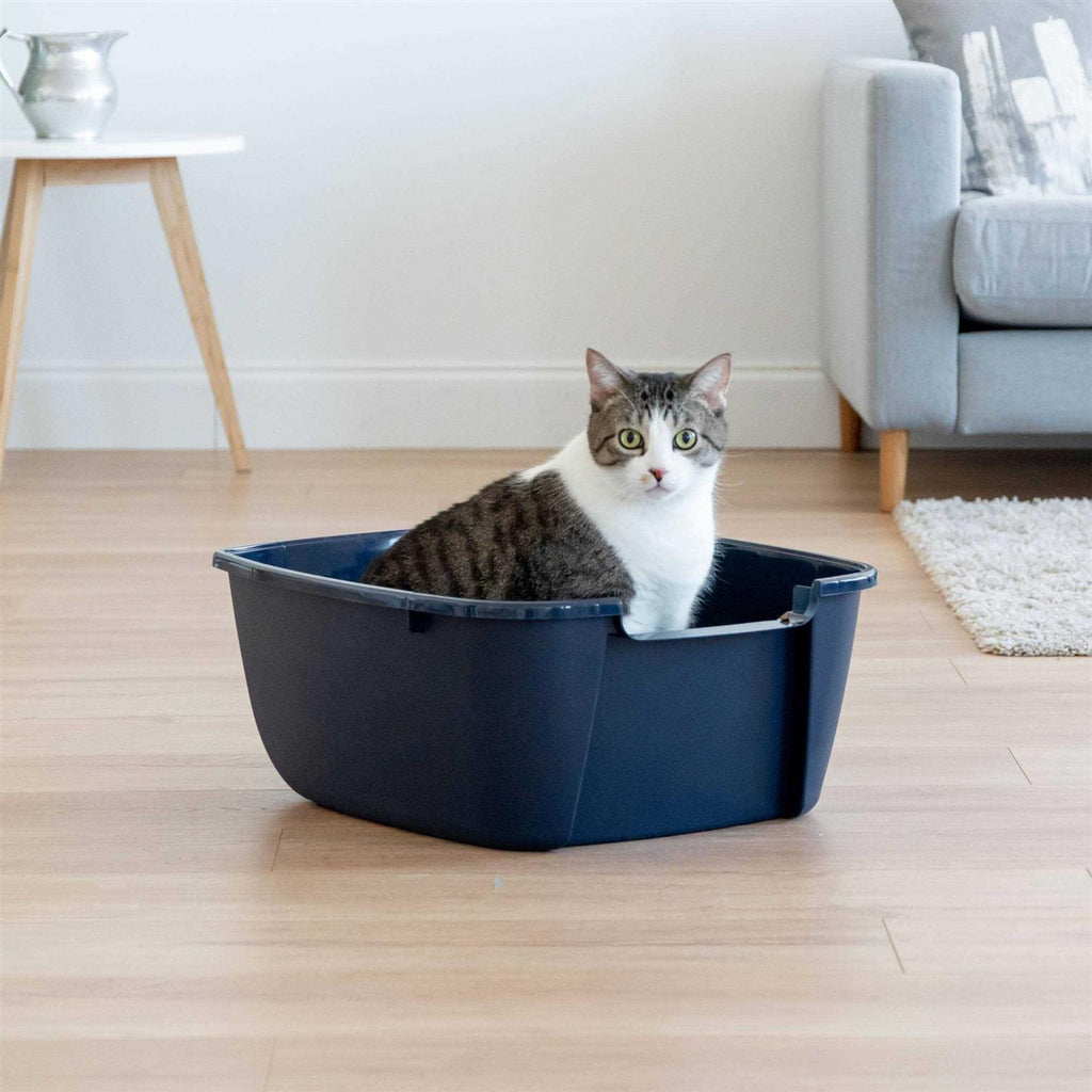 Litter Box with Scoop E9729