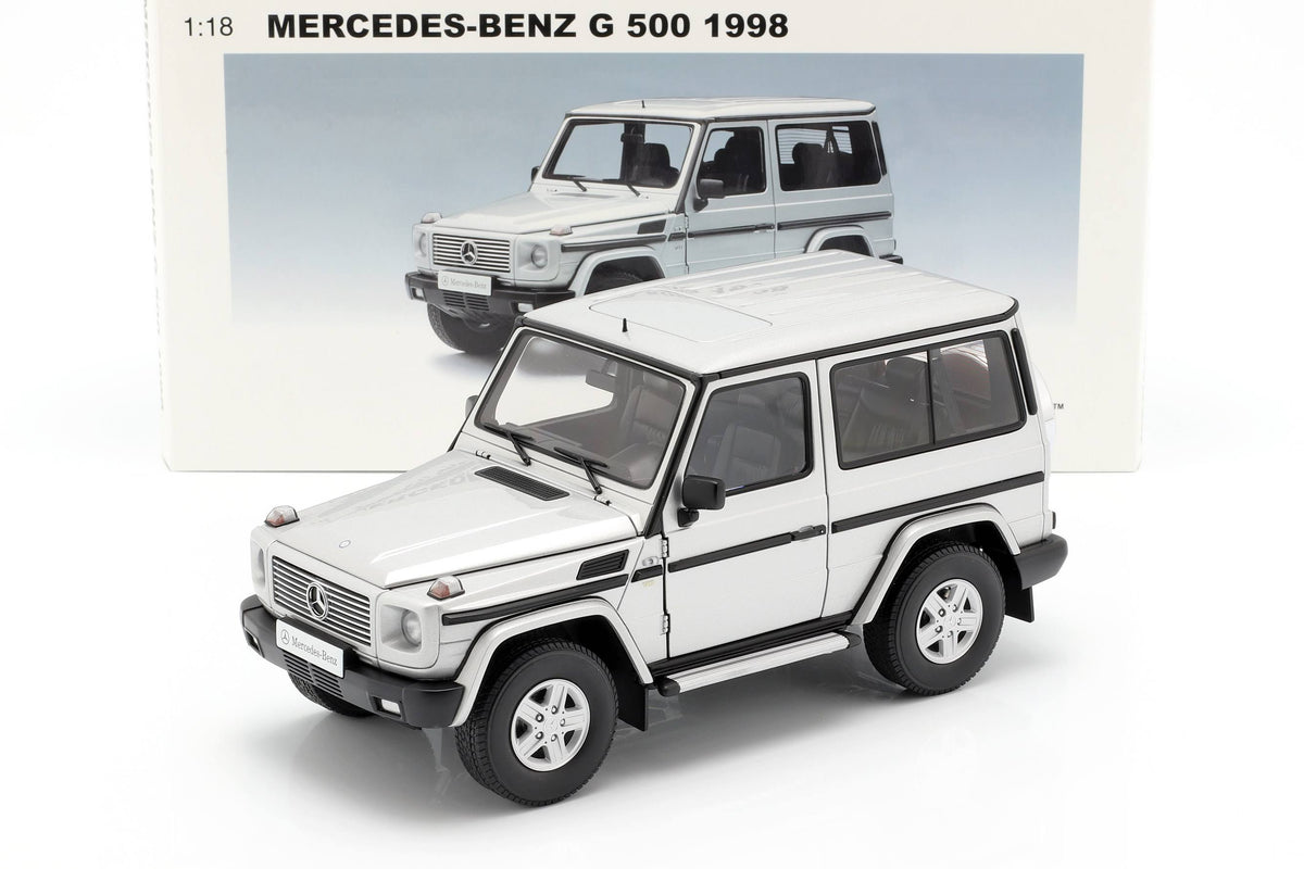 Silver 1/18 Diecast Car Model Z95261
