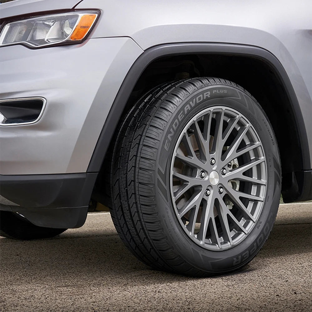 Set of 4 225/60R18 100H All Season Tires Y5261
